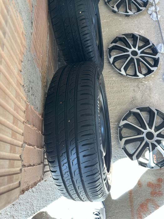 Гуми с джанти + тасове