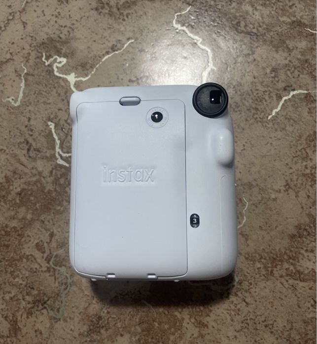 Fujifilm Instax Mini 12 + набор аксессуаров