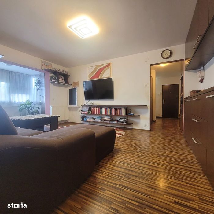 De vanzare apartament cu 4 camere Bld Grivitei