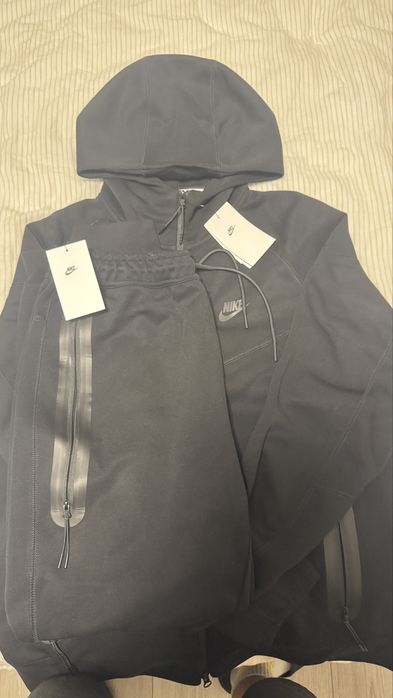 Nike tech fleece 2xl