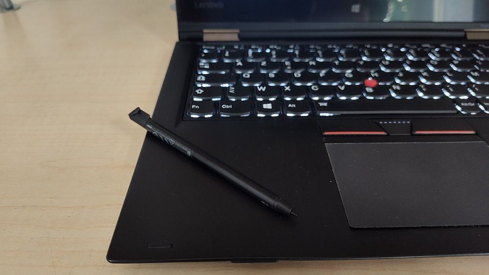 Lenovo Yoga 260 Intel i5 6300 8GB RAM SD 256 GB