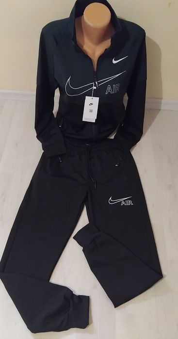 Oferta! Trening Adidas pentru cuplu.