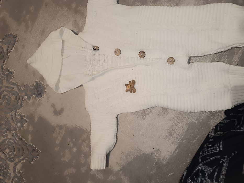 Продам детские комбинезоны