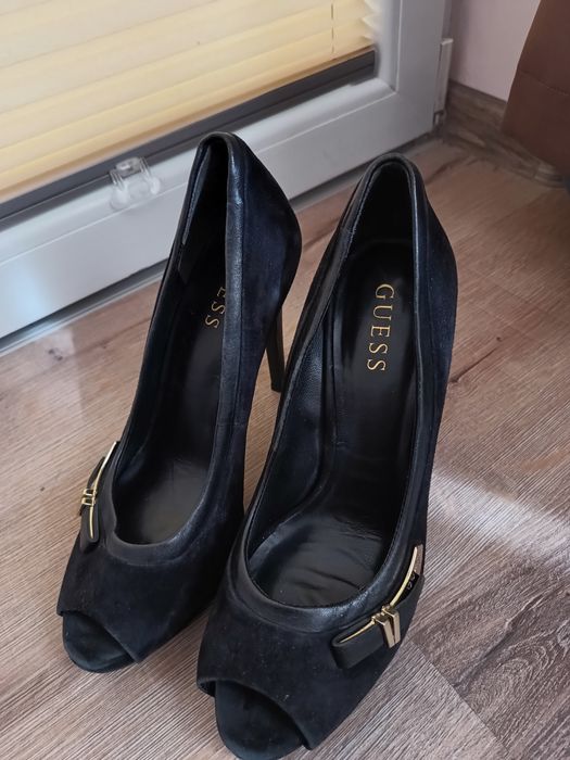Обувки Guess  39 номер