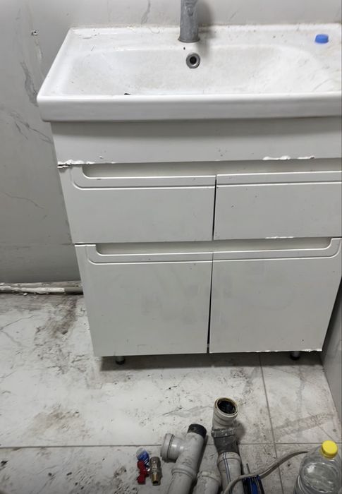 Раковина со шкафом