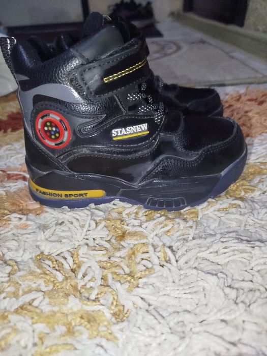 Ботинки зимние в отличном состоянии