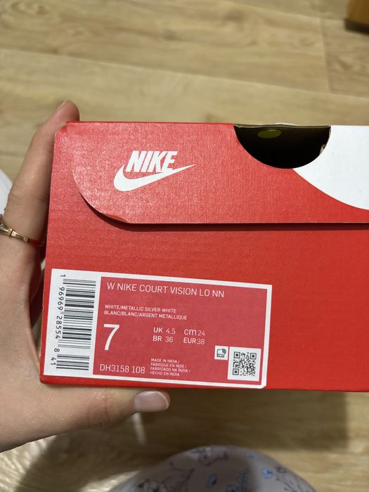 Кроссовки nike новые