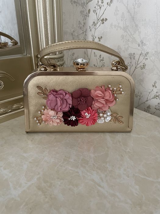 Сотилади сумочкалар. Хаммаси янги, ишлатилмаган