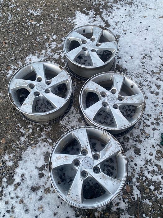Продам диски от Елантры R15