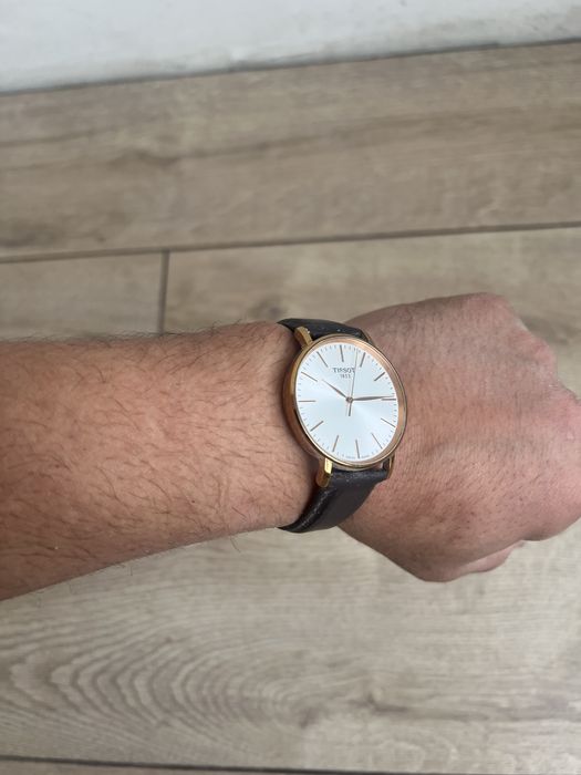 Продам часы б/у