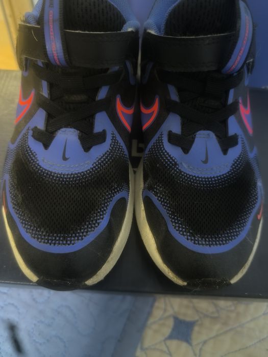 Nike Cosmic Runner