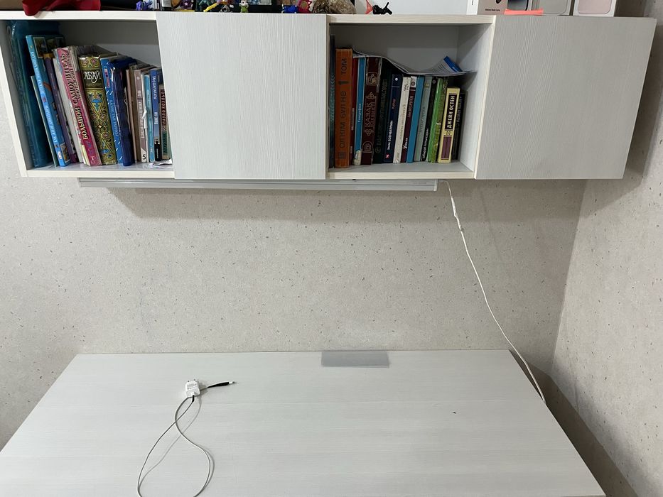 Продам полку для книг