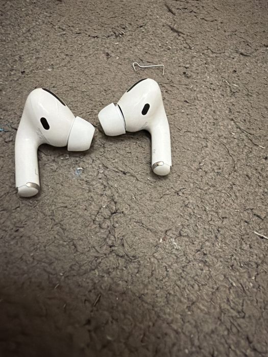 AirPods Pro наушник