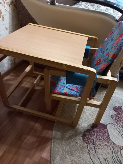 Отдам стол со стулом