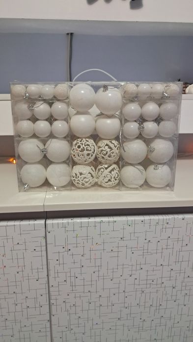 Набор игрушек на ёлку белые