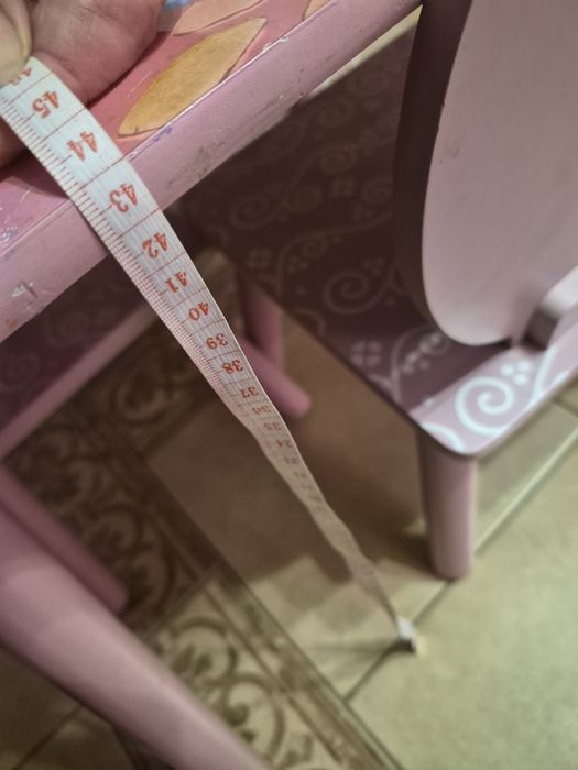 Столик детский с двумя стульчиками