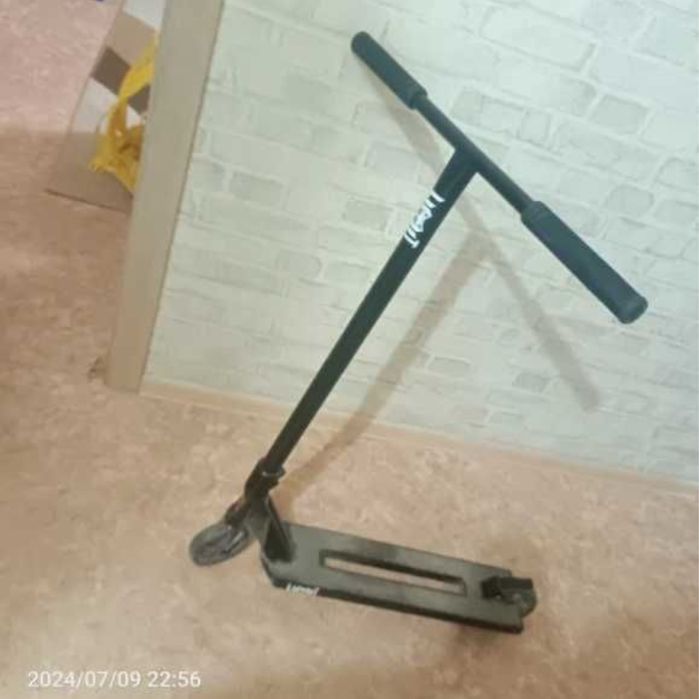 СРОЧНО продам трюковой самокат limit