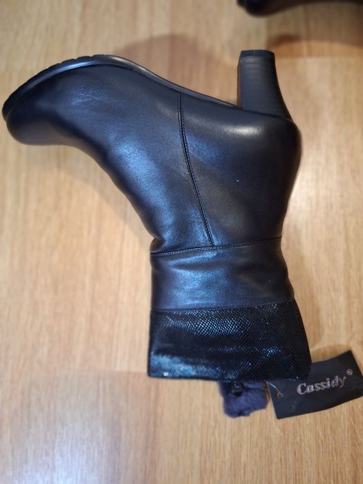 Сапоги полусапожки нат.кожа 40р