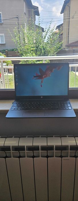 Продавам много запазен лаптоп HP, работи отлично, с оригинално зарядно.