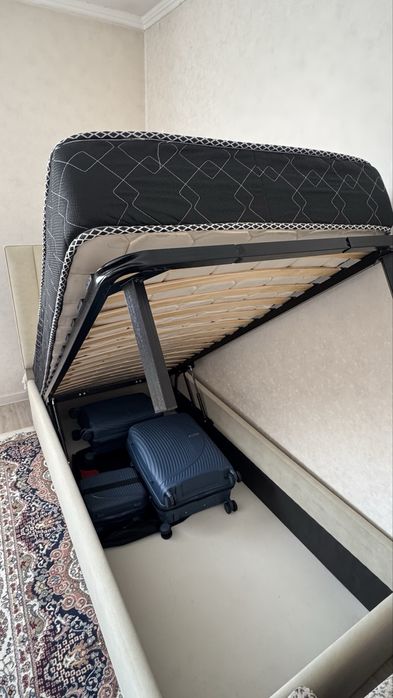 Продаю односпальную кровать