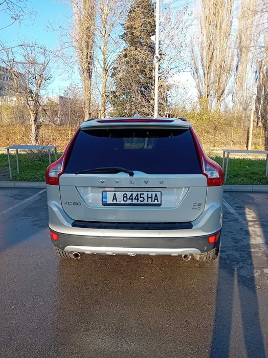 Продавам Volvo xc60