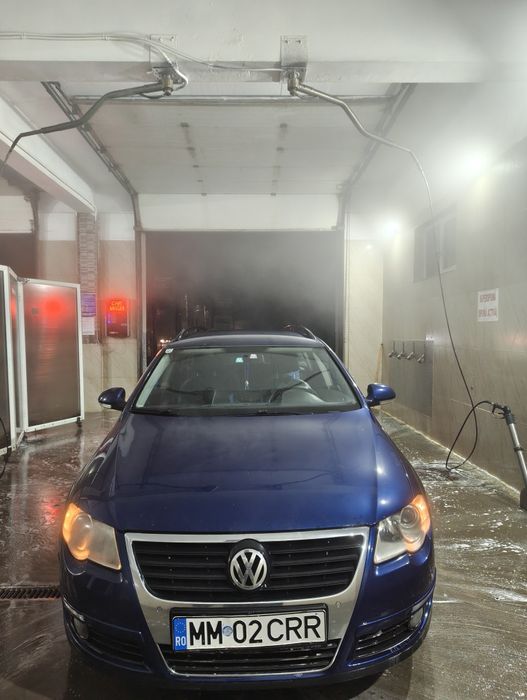 Vând Volkswagen Passat B6