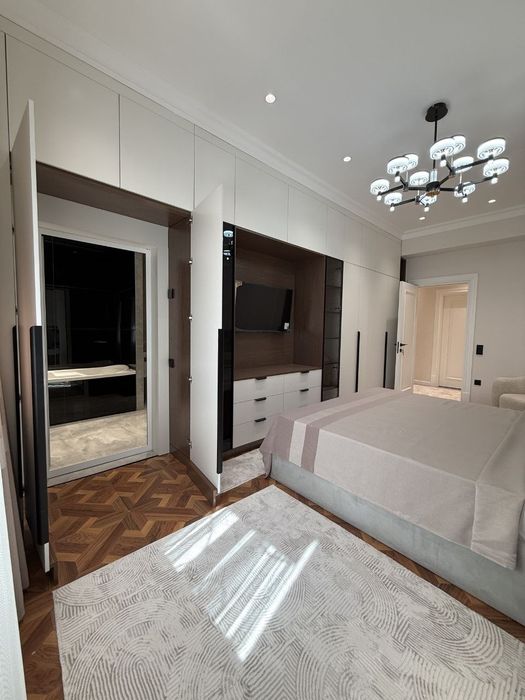 Продаётся 5-х комнатная квартира Паркентский