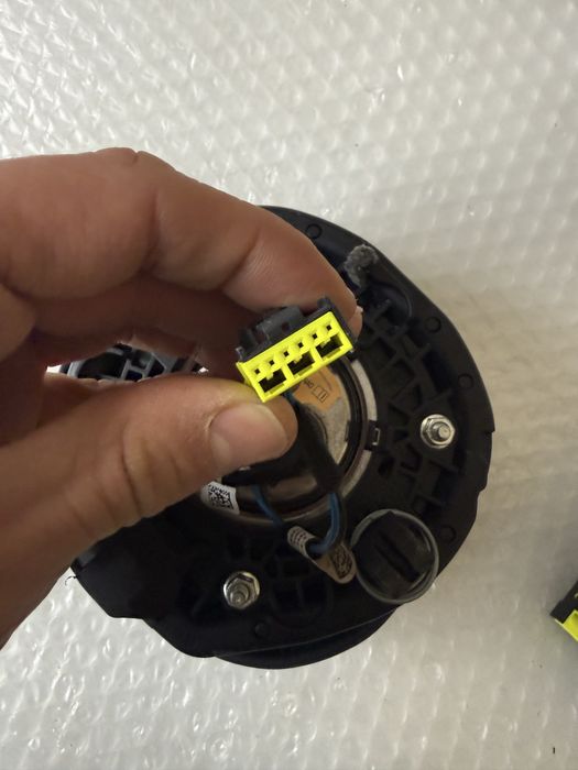 Airbag BMW G20 22 G30 G01 G02 G05 въздушна възглавница за волан колена