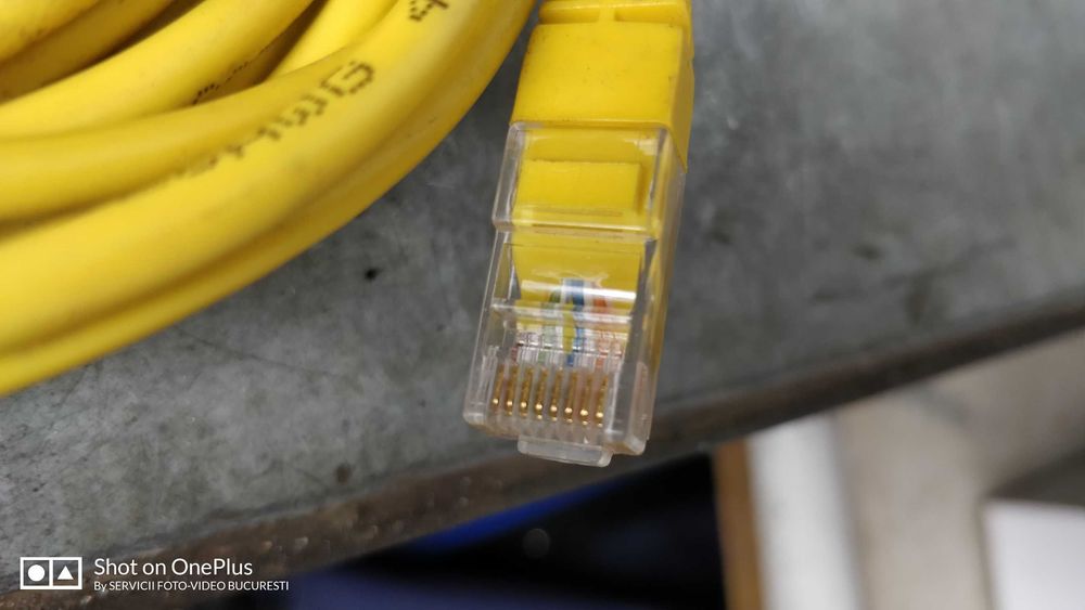 Cablu net cu conector RJ45 10 metri.