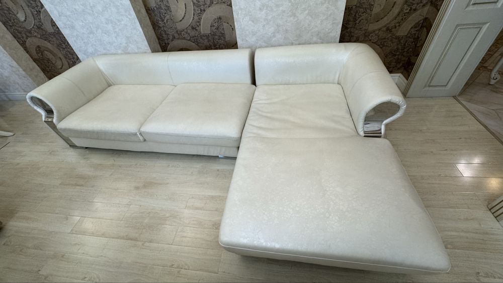 Продаем б/у диван в хорошем состоянии