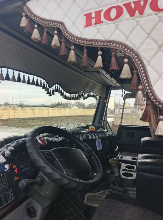 Самосвал HOWO Sinotruk срочно сотилади