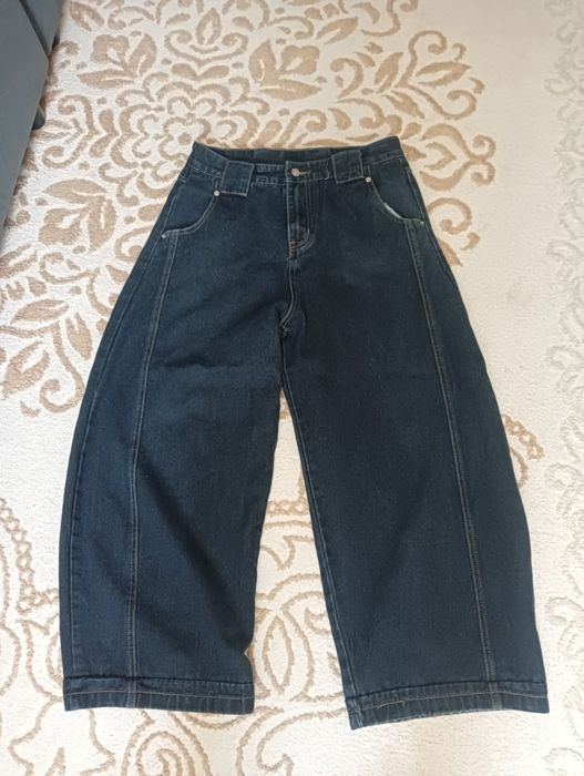 широкие темно синий джинсы