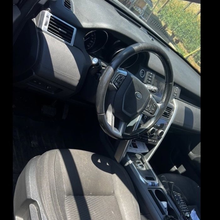 На части! 2015 Land Rover Discovery  Sport