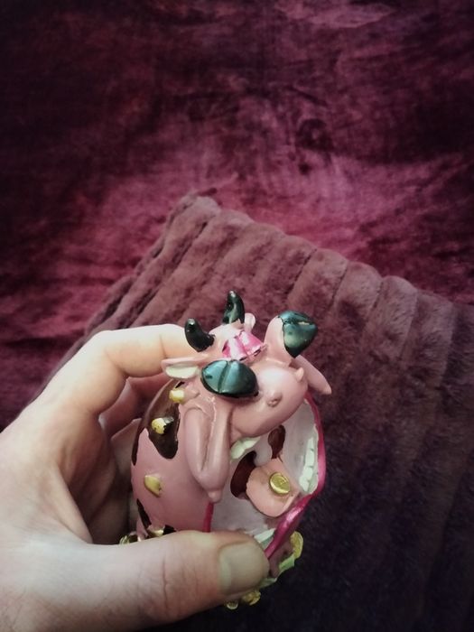 Касичка и пирамида