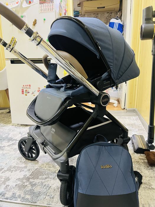 Срочно !! Продается коляска Kidilo D900