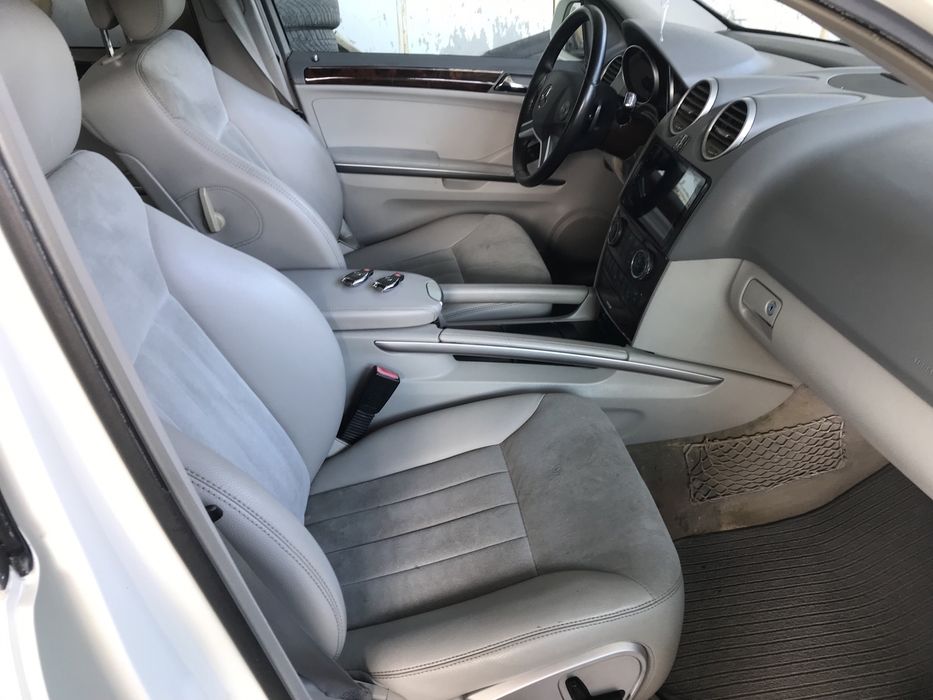 Мерцедес МЛ 550 АМГ  388 коня феислифт
