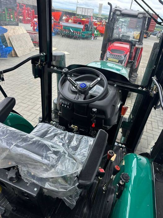 Tractor Konig 804, tractor cu cabina, tractor agricol