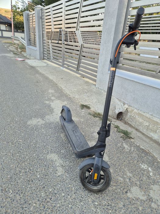 Vand trotineta electrica ninebot e2 pro