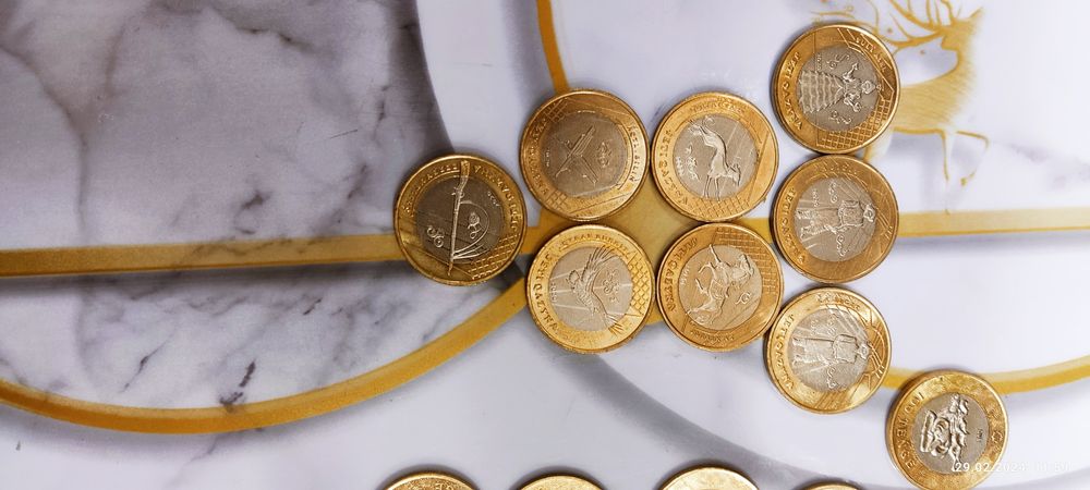 Продам монеты 19шт
