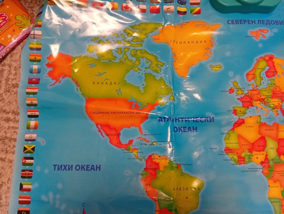 Карта на света  с всички знамена