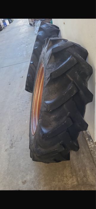 Vand cauciucuri tractor