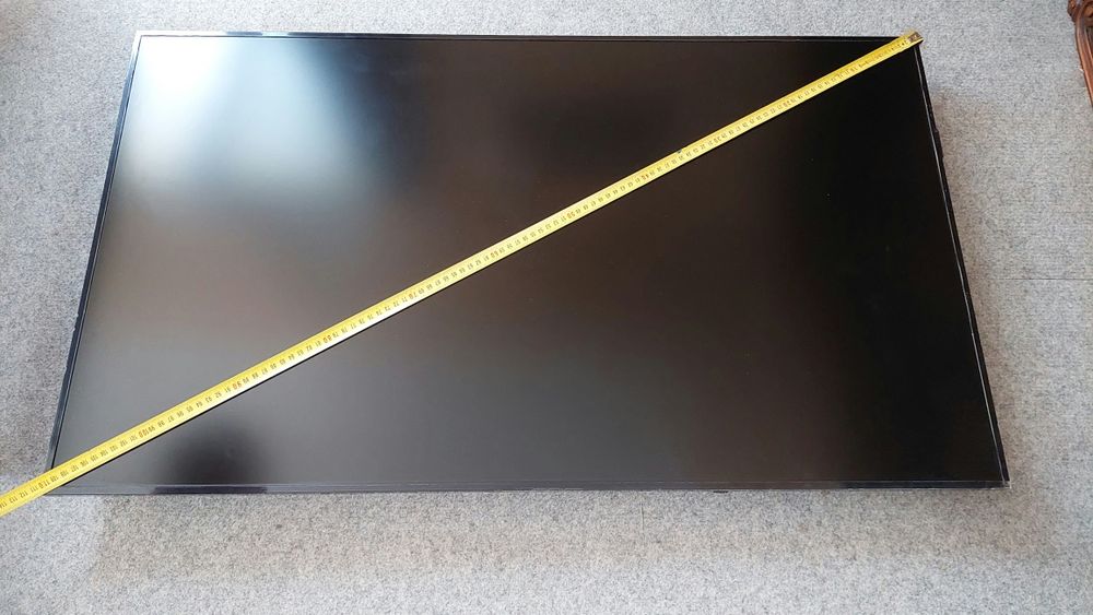 Panou TV publicitar Samsung