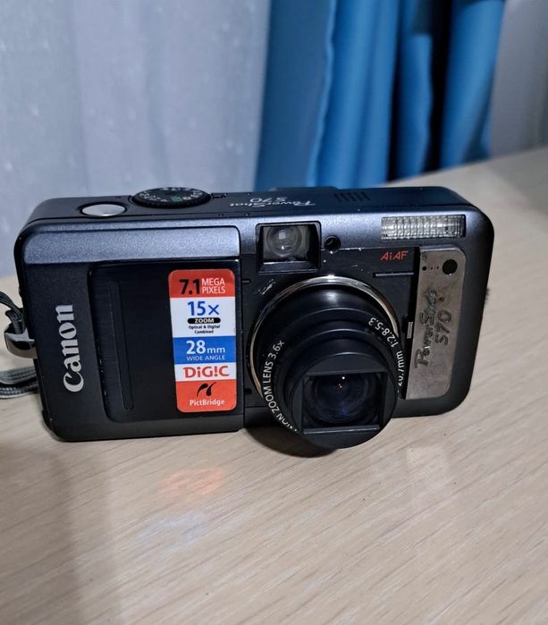 Aparat foto Canon PowerShot S70