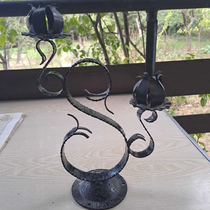 Декоративни железни свещници