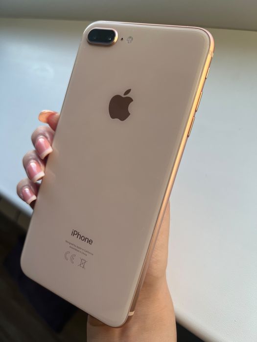 iPhone 8+ в хорошем состоянии