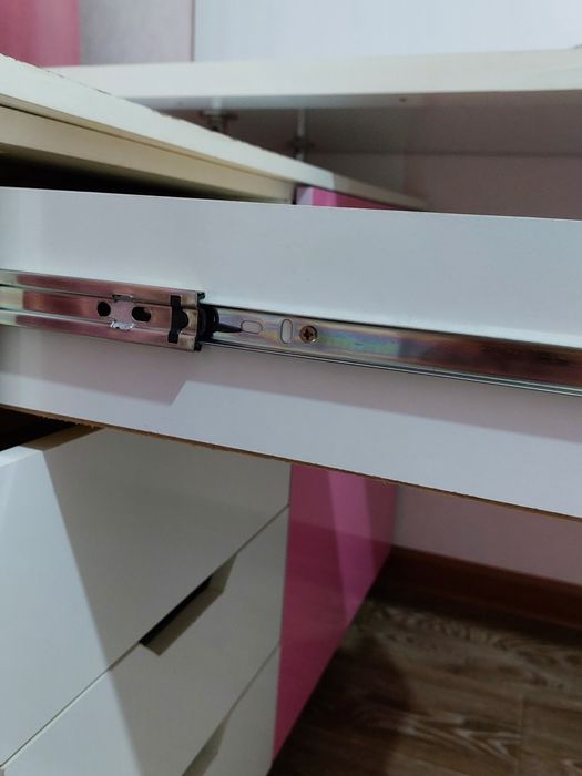 Стол для учёбы с полками