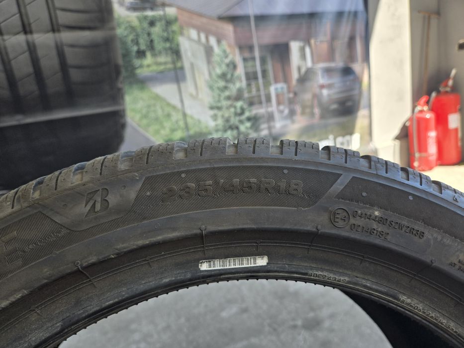235/45/18 BRIDGESTONE 2бр