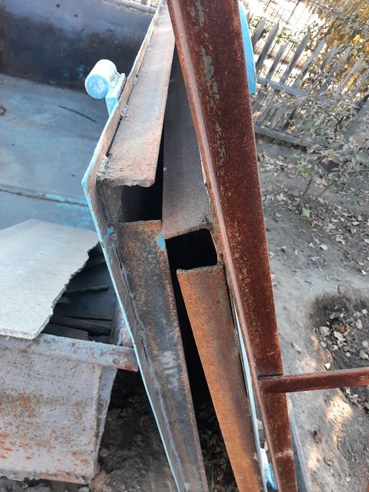 Железные ворота для гаража