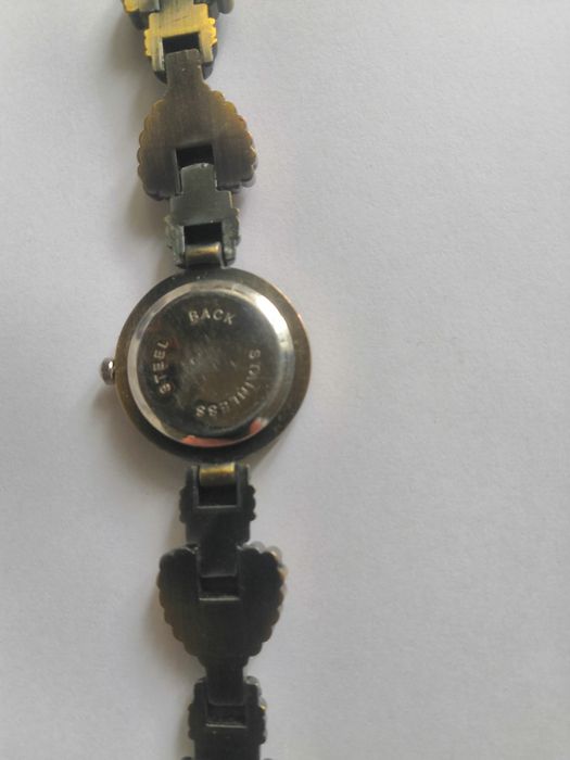 Часы наручные женские и мужские