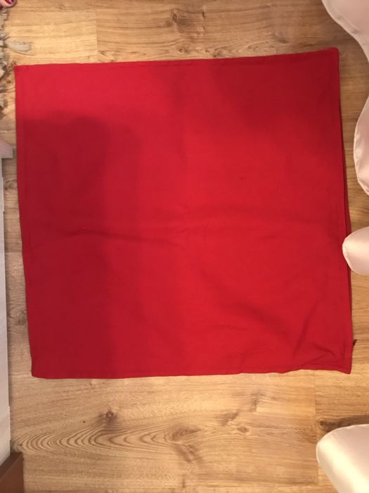 Fete de perna ikea - culoare rosu si negru